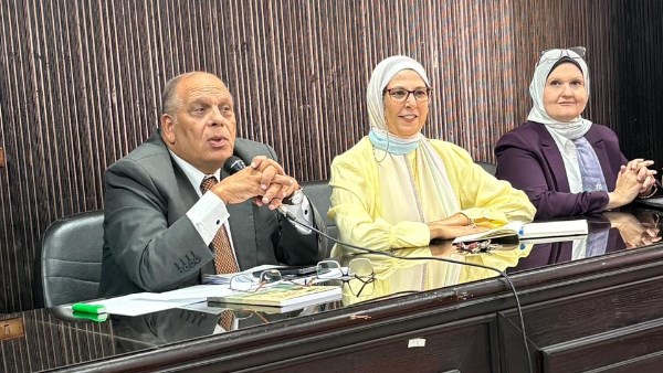 جانب من الندوة 