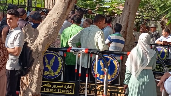 زحام أثناء التقديم 