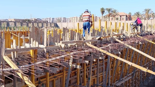 إنشاء حمام سباحة 