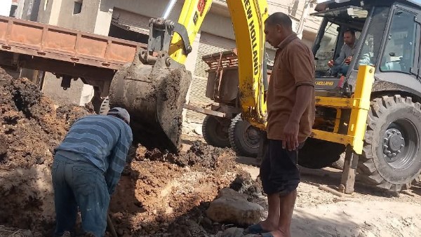 إصلاح خط مياه 