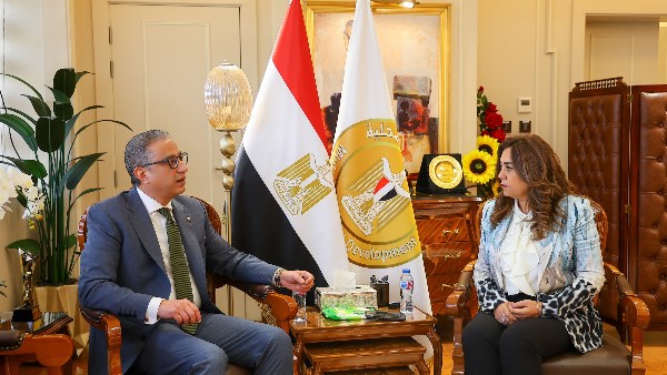 وزيرة التنمية المحلية 
