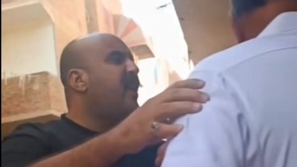 صفع مسن السويس  صفع مسن السويس