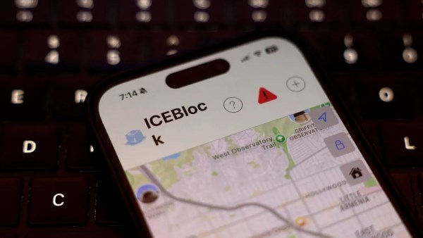 تطبيق ICEBlock