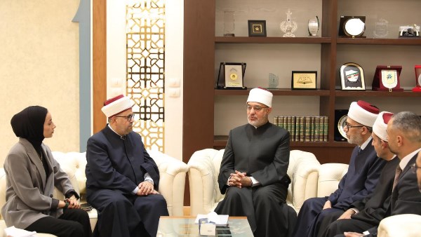 مفتي الجمهورية مع وفد المحكمة العليا الشرعية في فلسطين 
