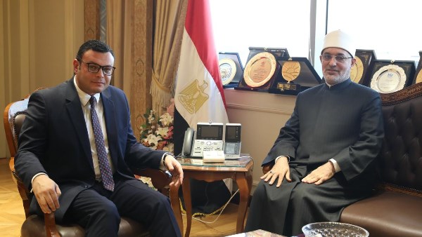 مفتي الجمهورية ووزير الإسكان