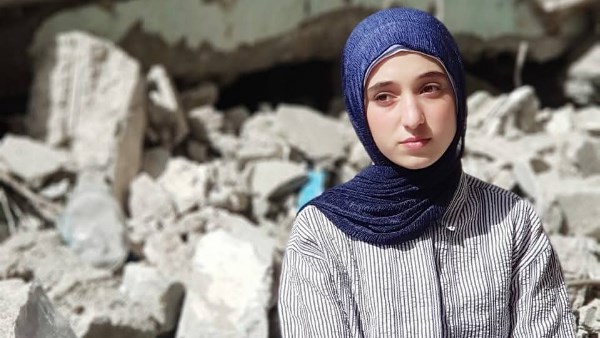 الشاعرة الفلسطينية ميس عبد الهادي