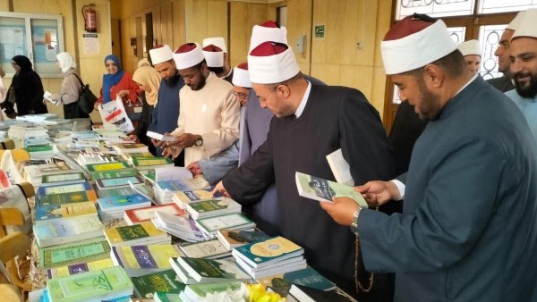 الأعلى للشئون الإسلامية يفتتح معرضا للكتاب بدراسات الإسكندرية