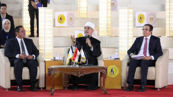 المفتي أثناء كلمته بمعهد إعداد القادة