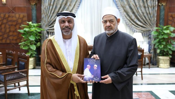 شيخ الأزهر خلال استقبال السفير الإماراتي