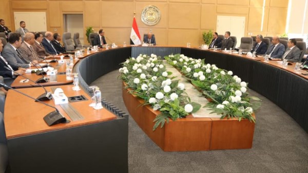 اجتماع وزير الكهرباء 