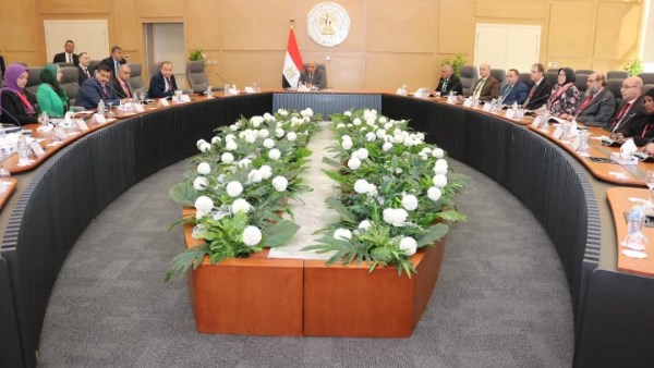 اجتماع وزير الكهرباء 