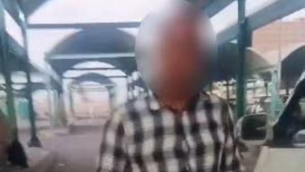 القبض على سائق سيارة ميكروباص تعدى على طالب بالضرب بالبحيرة