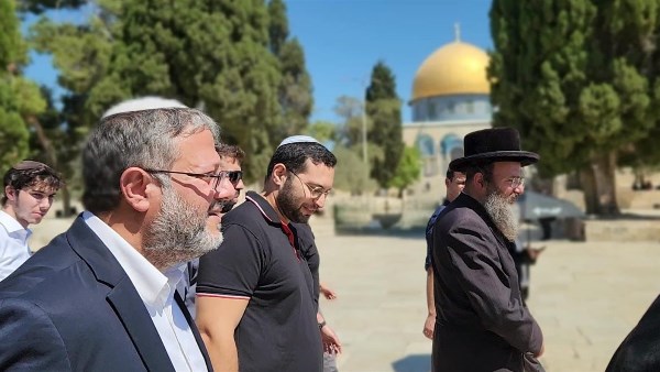 رغم اتفاق غزة .. بن غفير يقتحم المسجد الأقصى المبارك
