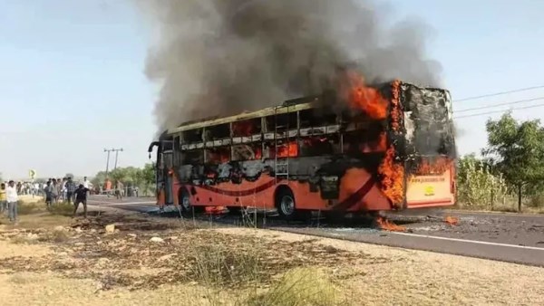 إحتراق حافلة 