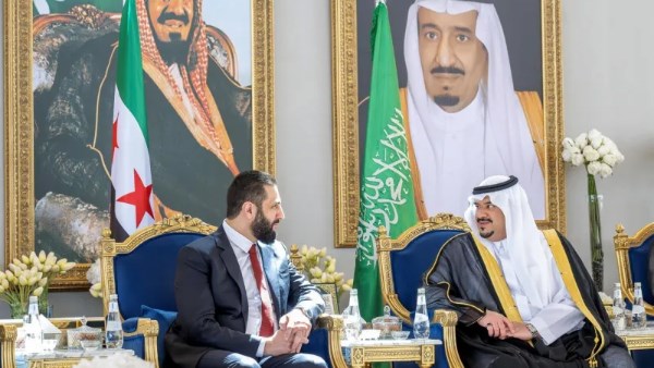 الرئيس السوري ومسؤول سعودي  الرئيس السوري ومسؤول سعودي