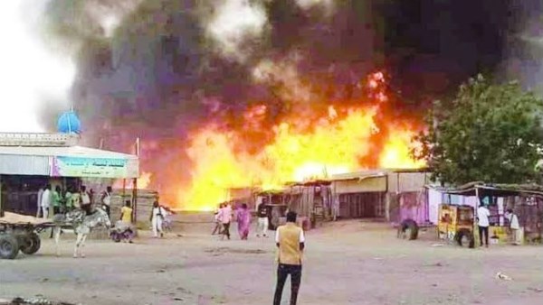 إشتعال النيران يالفاشر  إشتعال النيران يالفاشر