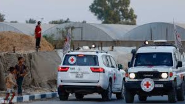 تسلم جثتي رهينتين إسرائيليتين لدى حركة حماس