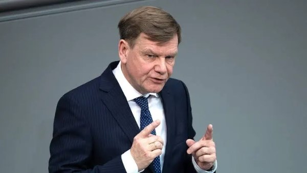 وزير الخارجية الألماني يوهان فاديفول