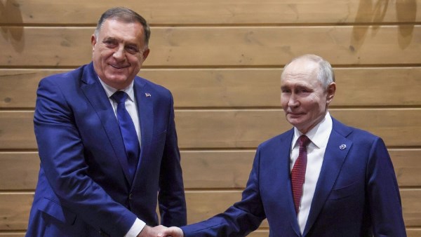  ميلوراد دوديك زعيم صرب البوسنة الموالي لروسيا 