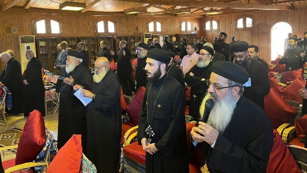 لجنة الكهنة والرعاة بمجلس كنائس مصر تعقد مؤتمرها العاشر بالانافورا | صور