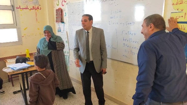 مدير التعليم لدي زيارته لمدارس طور سيناء 