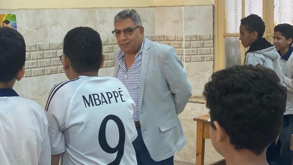 محافظ الدقهلية في زيارة مفاجئة لمدرسة المنصورة الإعدادية بنين: افتتاح المتحف الكبير حدث عالمى