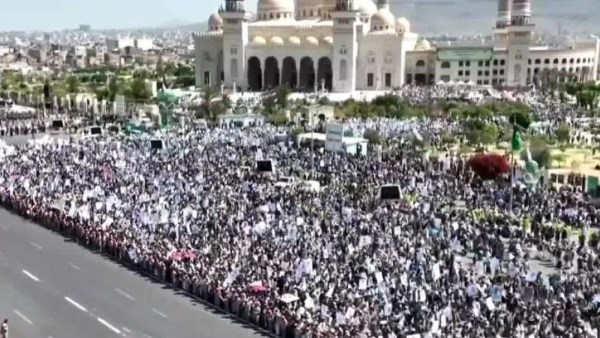 من مراسم التشييع في صنعاء