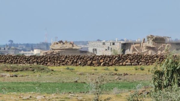 دبابة للاحتلال الإسرائيلي بسوريا 