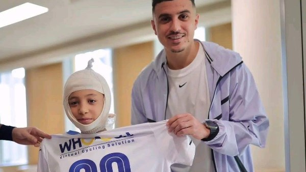 زيارة لاعبي بيراميدز مستشفى أهل مصر زيارة لاعبي بيراميدز مستشفى أهل مصر