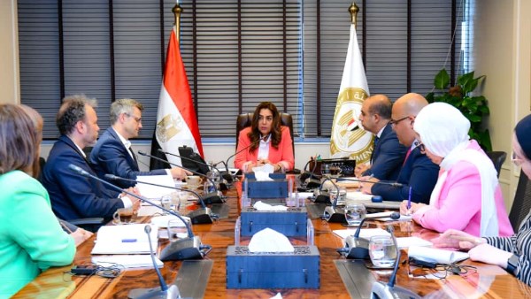 وزيرة البيئة