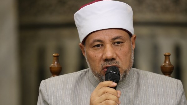  الدكتور محمد عبد المالك: القرآن الكريم هو الذي "يجمع ولا يفرق" وعلى أمة الإسلام أن تعود إليه لاستعادة مكانتها التاريخية