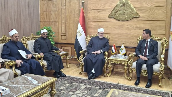 رئيس جامعة بنها يستقبل وكيل الأزهر قبل افتتاح فعاليَّات الأسبوع الثاني عشر للدعوة الإسلاميَّة