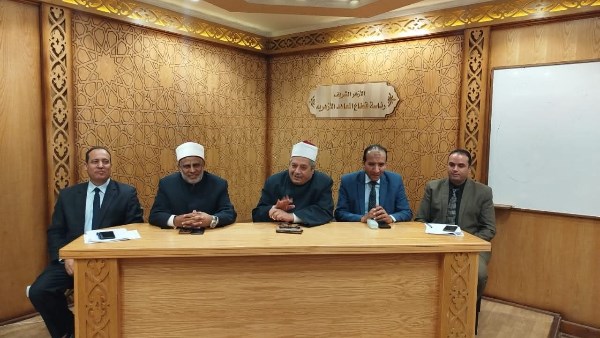 رئيس قطاع المعاهد الأزهرية يجتمع بمديري الجودة بالمناطق الأزهرية لبحث جاهزية المعاهد للاعتماد