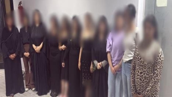 المتهمات عقب ضبطهن 