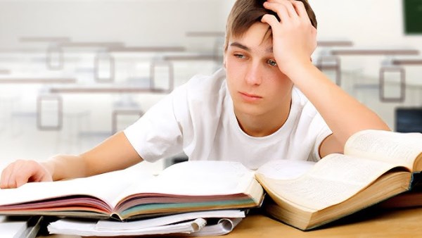 لو حاسس بالكسل.. 5 حيل نفسية تحفزك على المذاكرة لوقت أطول
