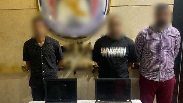 ببطاقات مضروبة.. موظفان بخدمة العملاء يستوليان على أرقام هواتف المواطنين المميزة لإعادة بيعها ببطاقات مضروبة.. موظفان بخدمة العملاء يستوليان على أرقام هواتف المواطنين المميزة لإعادة بيعها