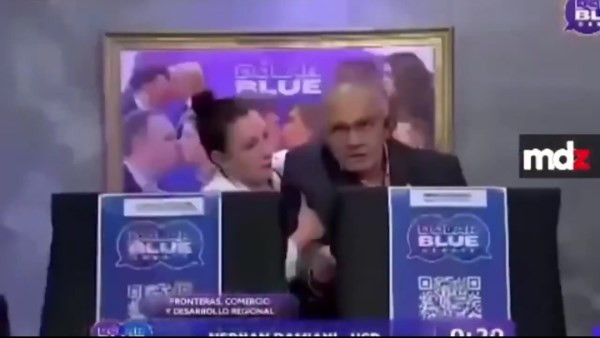 لحظة سقوط الزعيم الأرجنتيني 