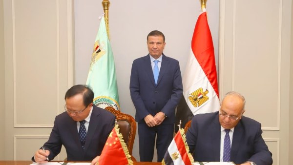 وزير الزراعة يشهد توقيع بروتوكول تعاون بين "بحوث الصحراء" والأكاديمية الصينية للعلوم
