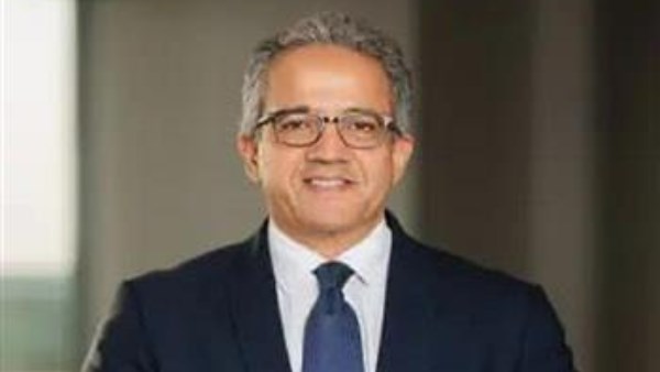 وزير الشباب يهنئ الدكتور خالد العناني لاختياره مديراً عاماً لمنظمة اليونسكو