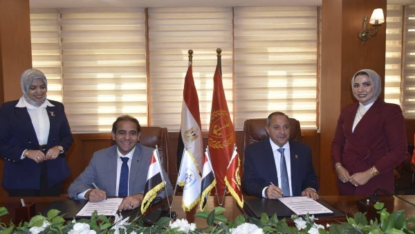 محافظة بورسعيد وجامعة بورسعيد توقعان بروتوكول تعاون لتأهيل العاملين بالجهاز الإداري