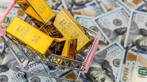 انخفاض أسعار الذهب بعد وقف إطلاق النار في غزة مع بقائها فوق مستوى 4000 دولار للأوقية