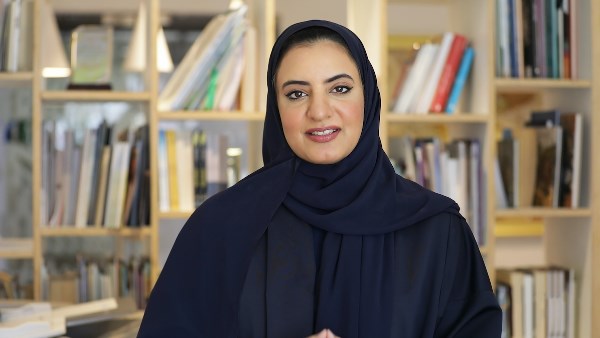 رئيسة المجلس الإماراتي لكتب اليافعين "مروة العقروبي"