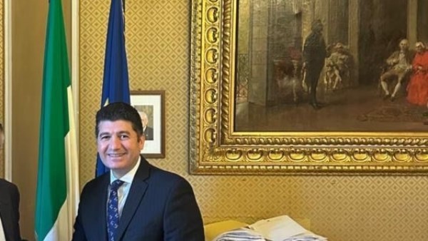 القنصل العام وليد عثمان قنصل عام مصر في ميلانو 