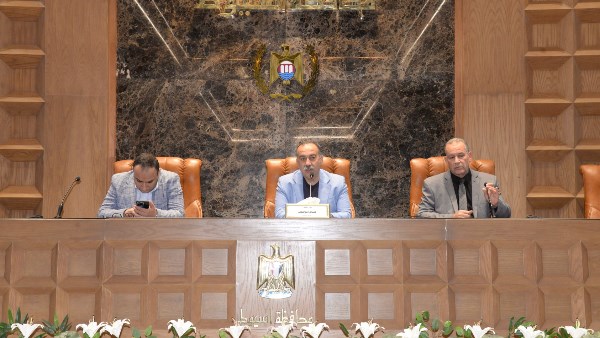 محافظ أسيوط: المعلم هو أساس بناء الوطن وصانع الأجيال