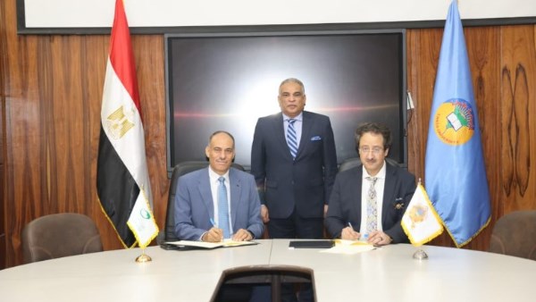 جامعة طنطا توقع بروتوكول تعاون لتقديم الخدمات البريدية والمالية داخلها