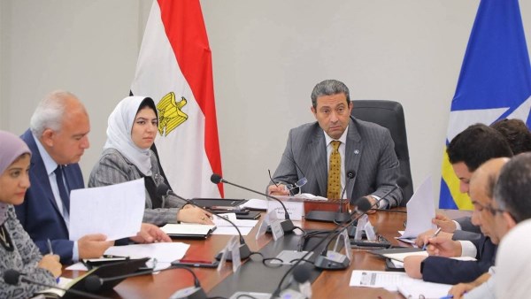 محافظ دمياط يبدأ اجتماعات مناقشة الخطط الاستثمارية للقطاعات الخدمية