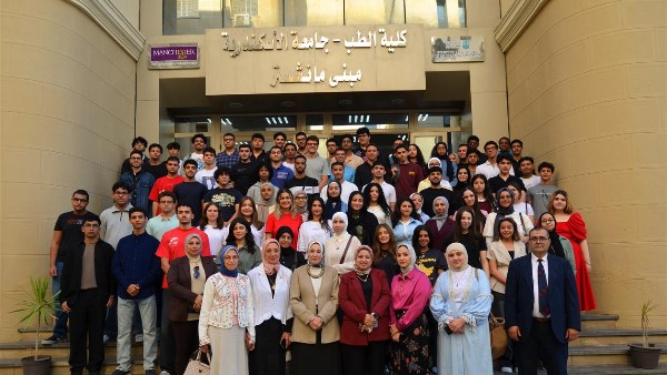 طب الإسكندرية تحتفل بأبنائها الطلاب الجدد الملتحقين بالفرقة الأولى ببرنامج مانشستر