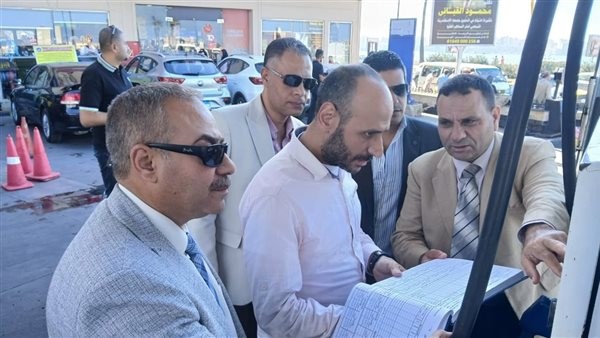 وكيل تموين الإسكندرية يقود حمله موسعة على محطات تموين السيارات