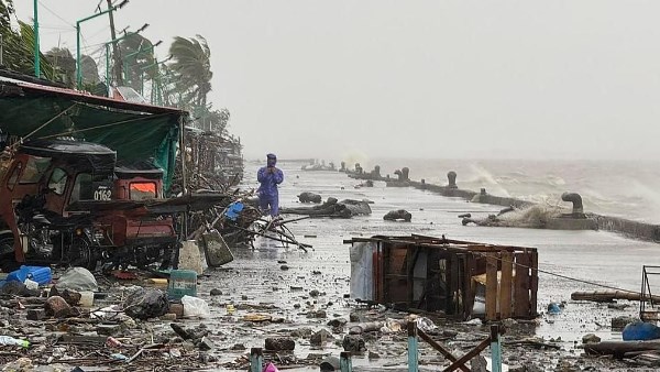 الفلبين: مصرع 7 أشخاص جراء العاصفة الاستوائية "فنجشن"