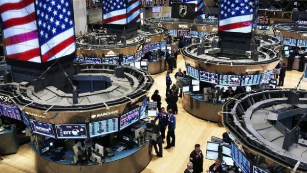 الأسهم الأمريكية ترتفع مع عودة الهدوء إلى الأسواق وترقب تقارير الأرباح الكبرى